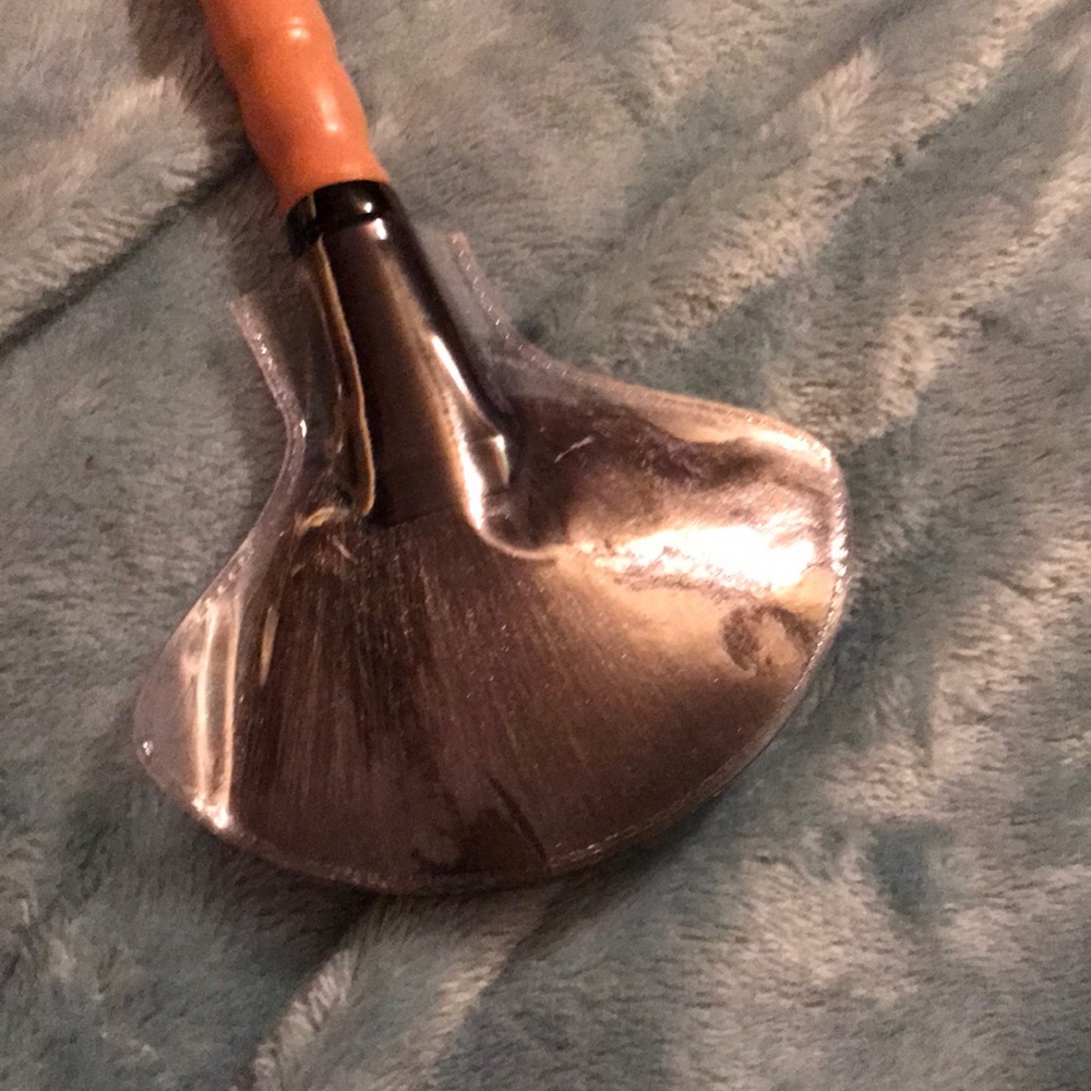 Makeup brush - Picture 2 of 3